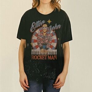 Elton John Black Graphic T-Shirt NWT 2XL Women’s 🎤🎹🎼⭐️